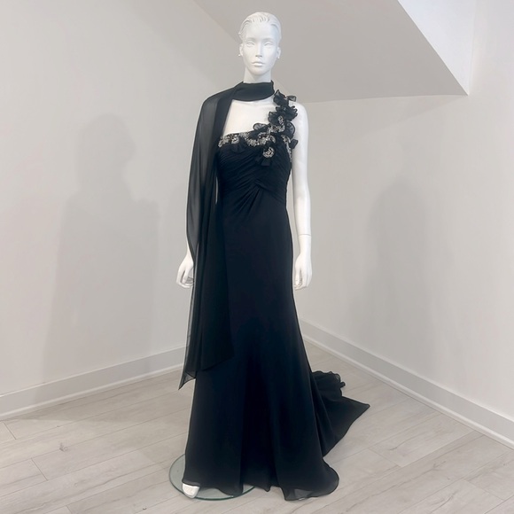 SAMPLE SALE NWT Bella Formals by Venus Bridal Black size 8 one shoulder - Picture 8 of 9